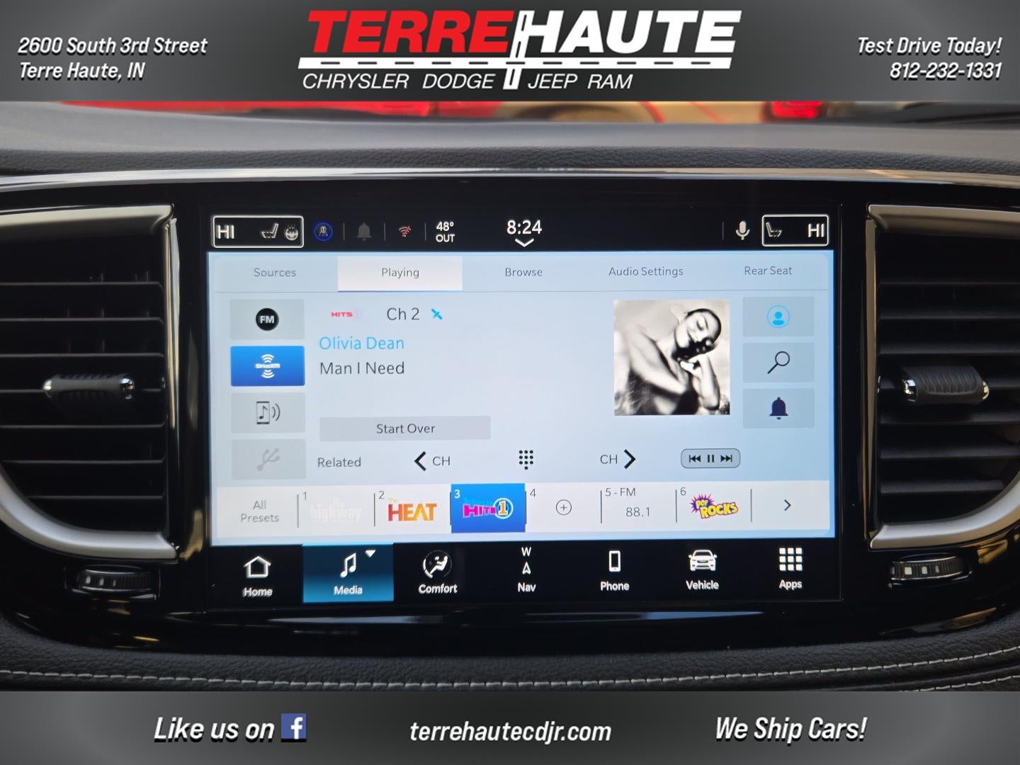 2026 Chrysler Pacifica Select