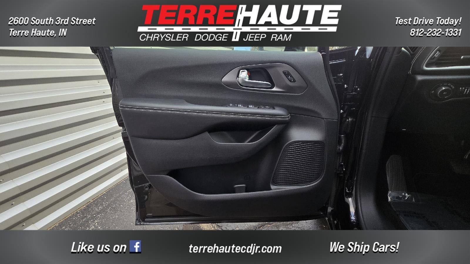 2026 Chrysler Pacifica Select