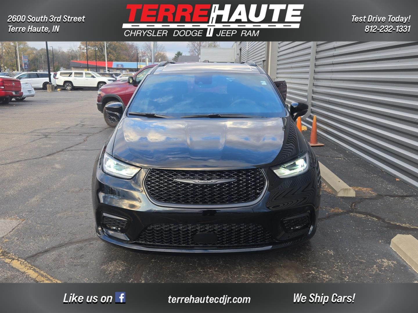 2026 Chrysler Pacifica Select