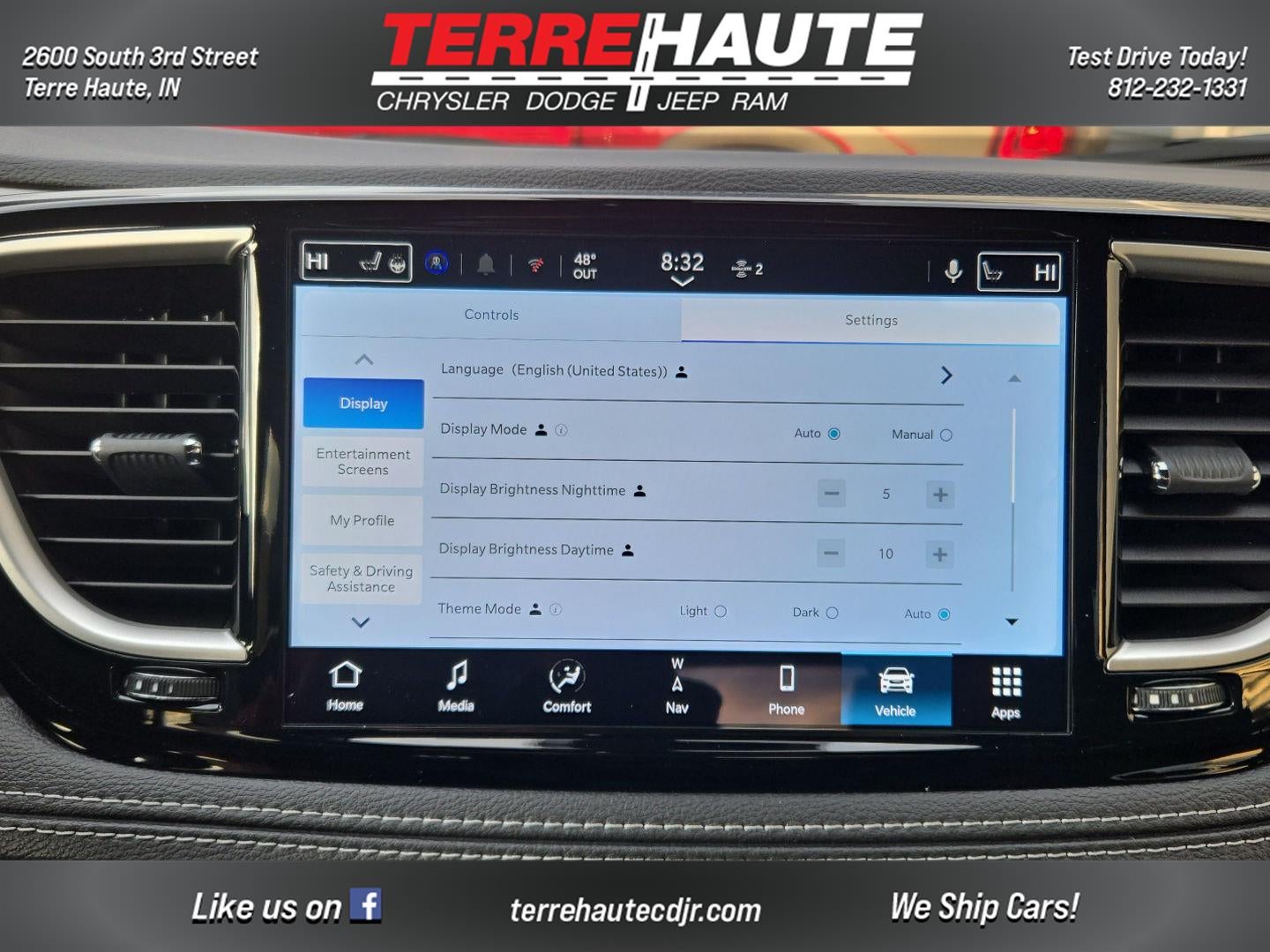 2026 Chrysler Pacifica Select