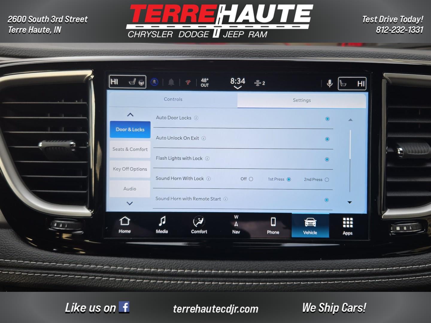 2026 Chrysler Pacifica Select