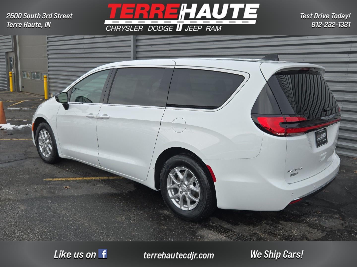 2026 Chrysler Pacifica Select