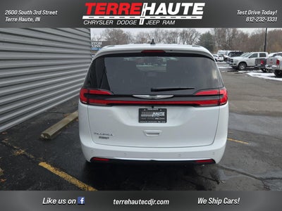 2026 Chrysler Pacifica Select
