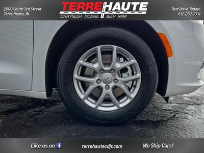 2026 Chrysler Pacifica Select