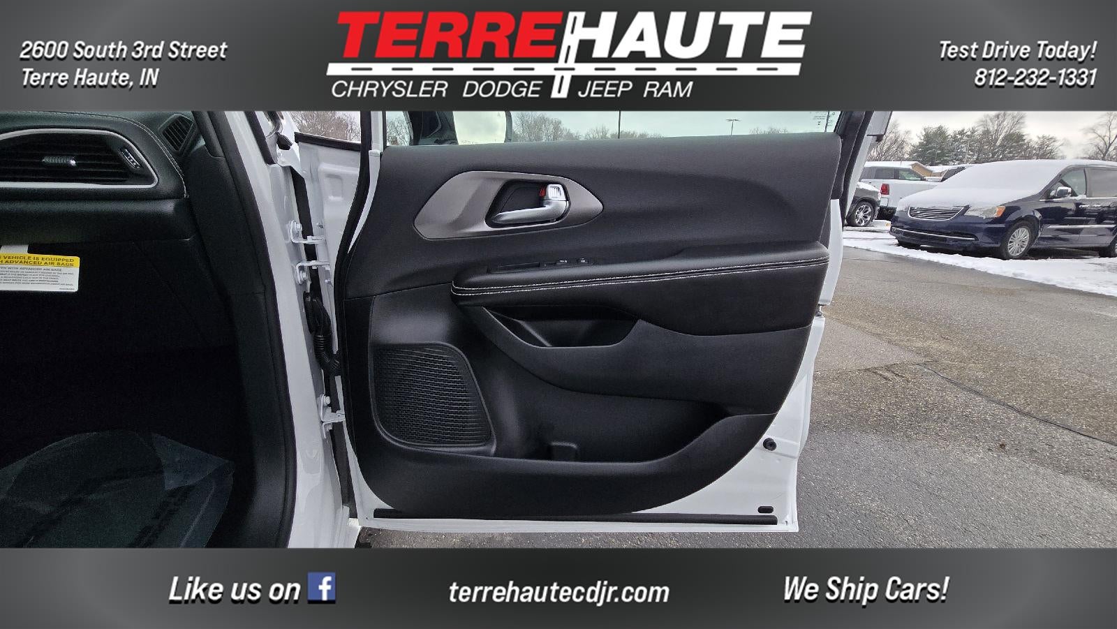 2026 Chrysler Pacifica Select