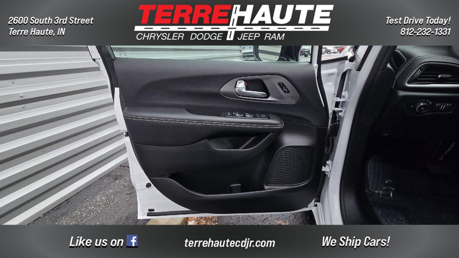 2026 Chrysler Pacifica Select