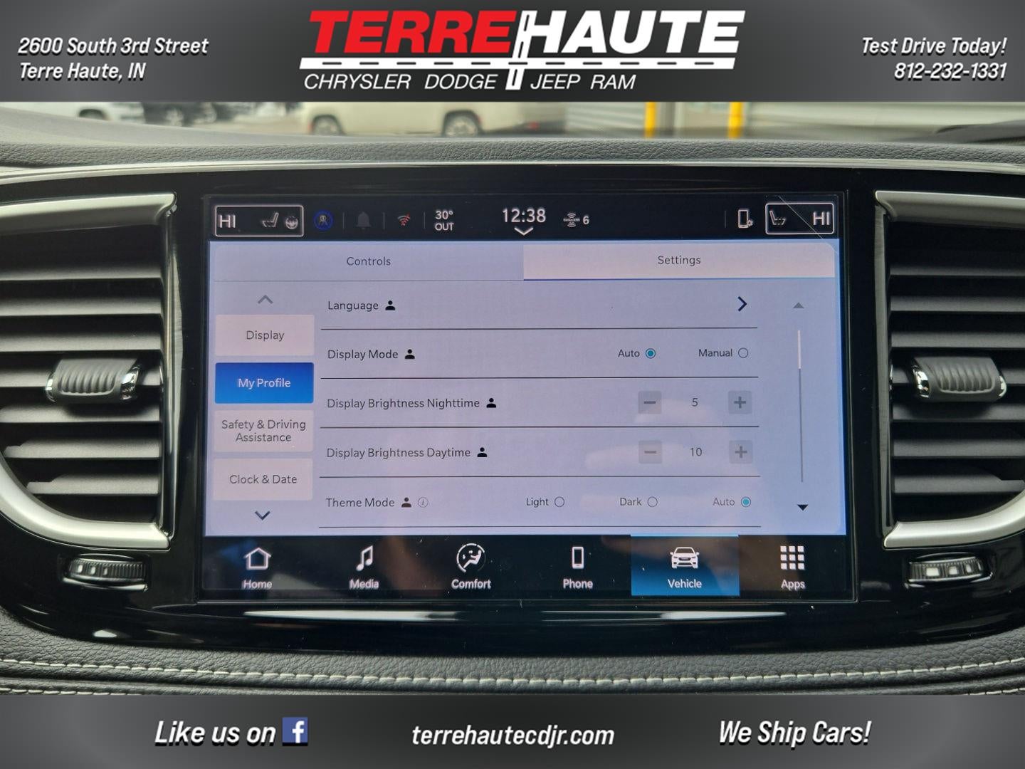 2026 Chrysler Pacifica Select