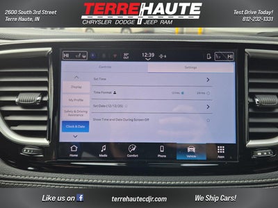 2026 Chrysler Pacifica Select