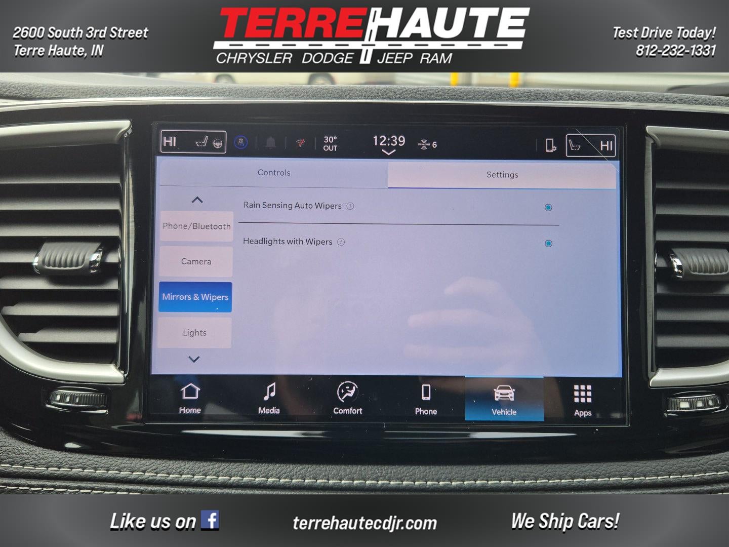 2026 Chrysler Pacifica Select