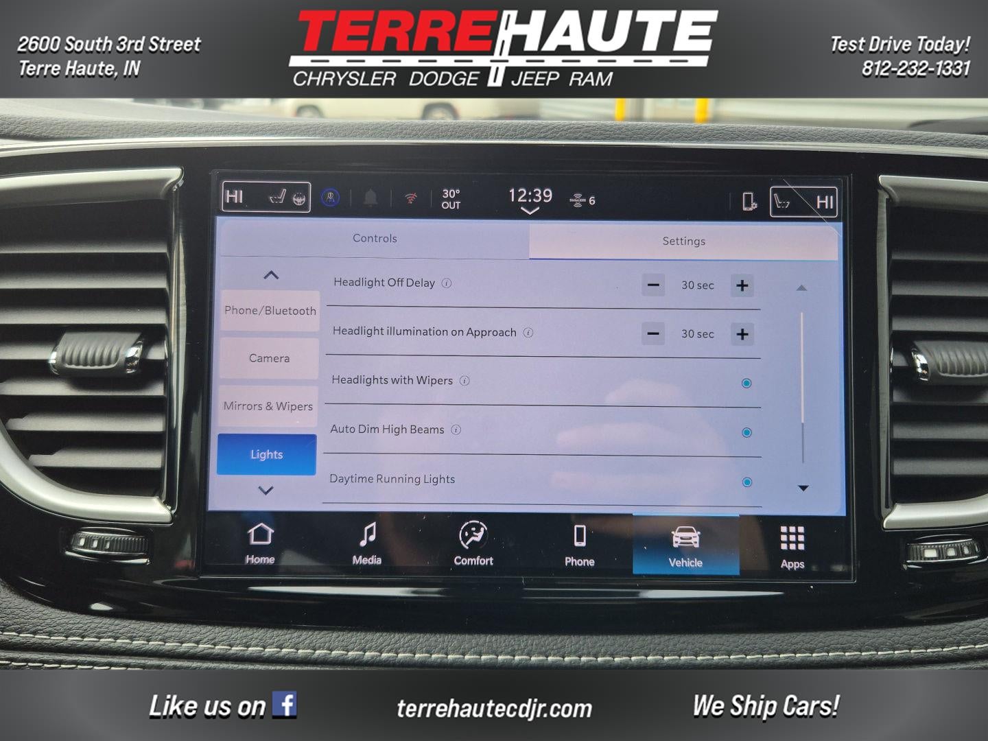 2026 Chrysler Pacifica Select