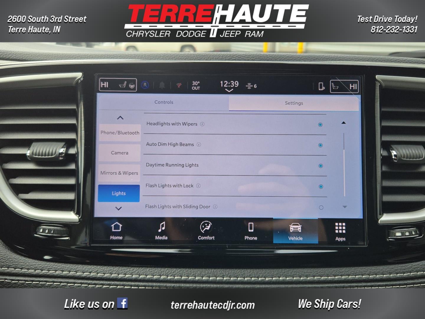 2026 Chrysler Pacifica Select