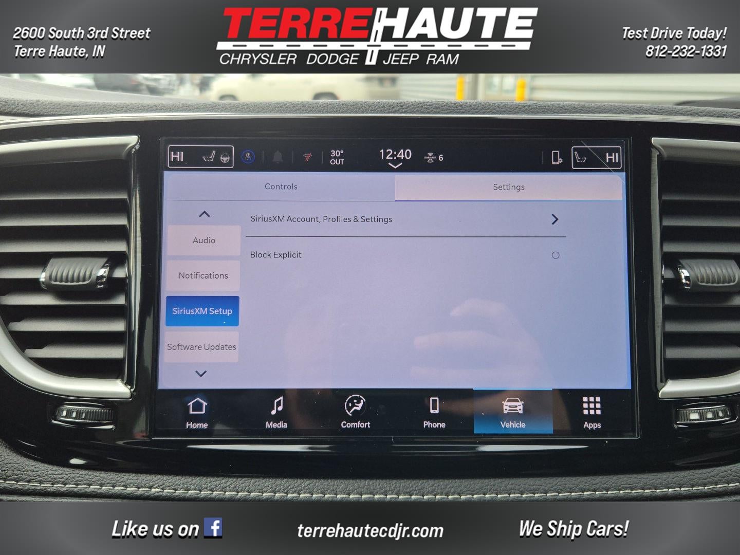 2026 Chrysler Pacifica Select