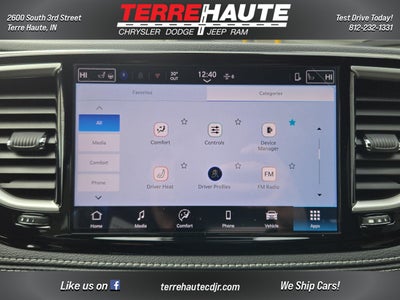 2026 Chrysler Pacifica Select