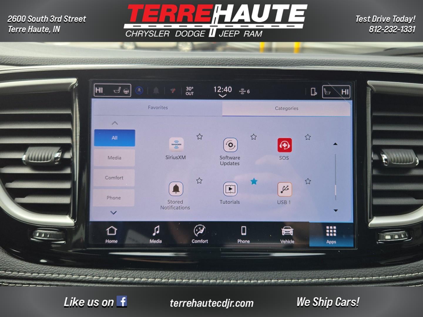 2026 Chrysler Pacifica Select