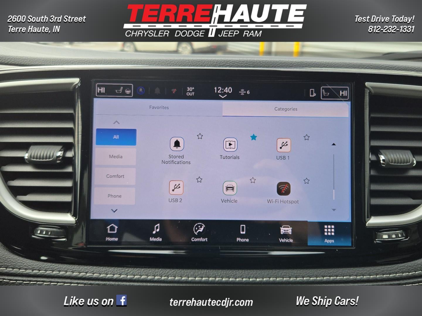 2026 Chrysler Pacifica Select