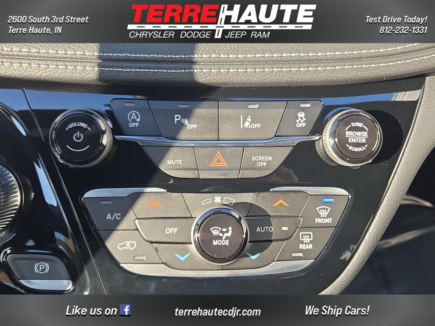 2026 Chrysler Pacifica Select