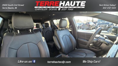 2026 Chrysler Pacifica Select