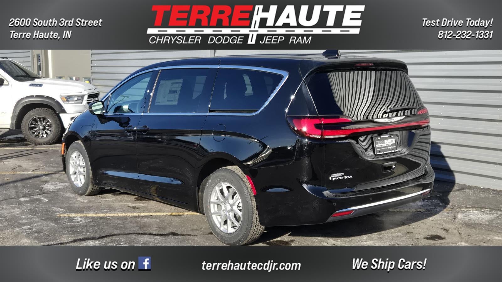 2026 Chrysler Pacifica Select