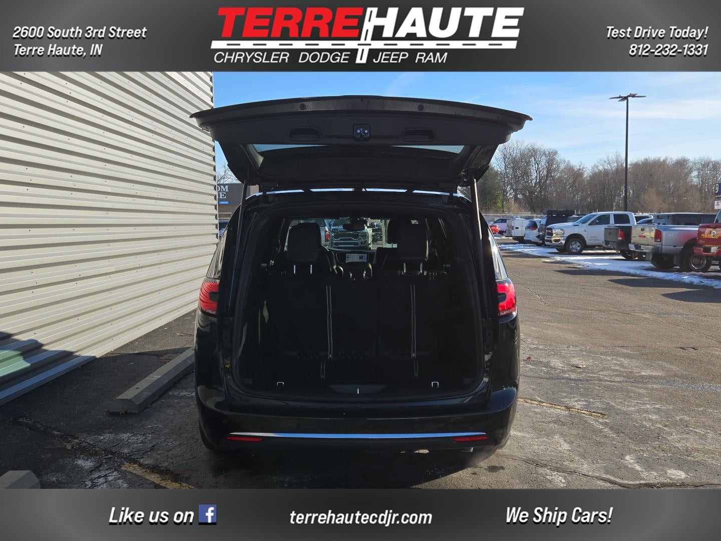 2026 Chrysler Pacifica Select