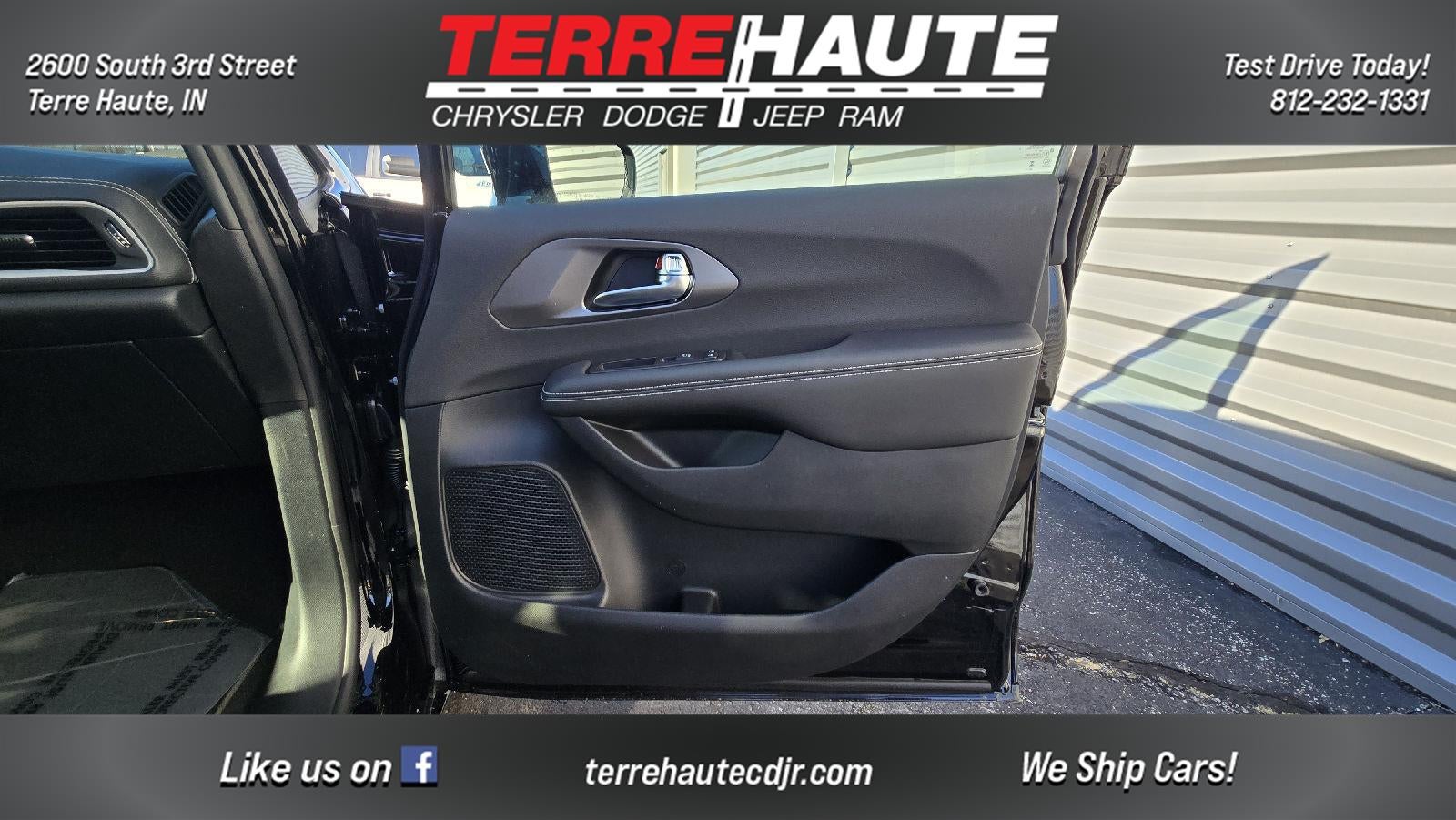 2026 Chrysler Pacifica Select