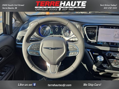 2026 Chrysler Pacifica Select