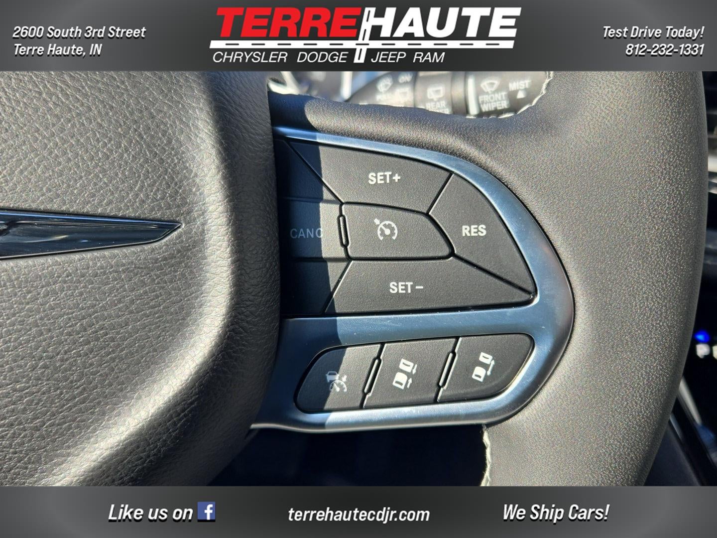 2026 Chrysler Pacifica Select