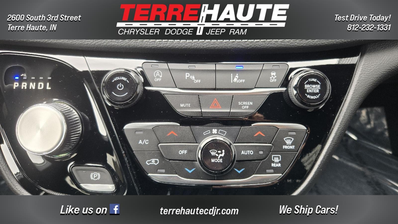 2027 Chrysler Pacifica Select