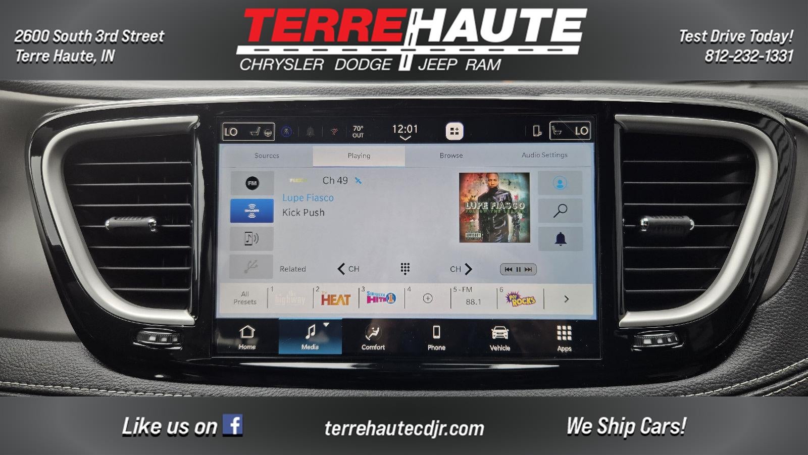 2027 Chrysler Pacifica Select