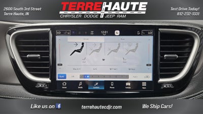 2027 Chrysler Pacifica Select