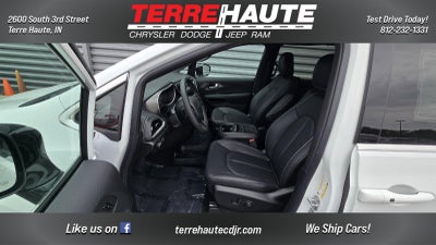 2027 Chrysler Pacifica Select