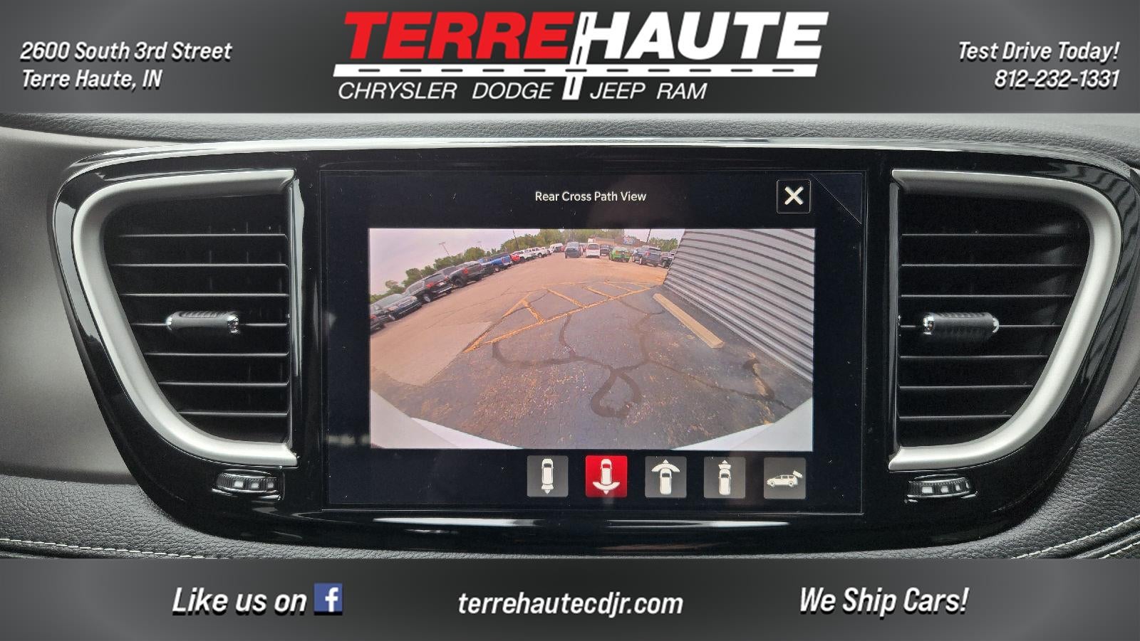 2027 Chrysler Pacifica Select
