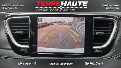 2027 Chrysler Pacifica Select