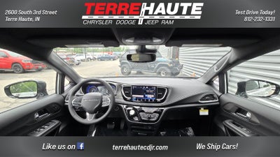 2027 Chrysler Pacifica Select