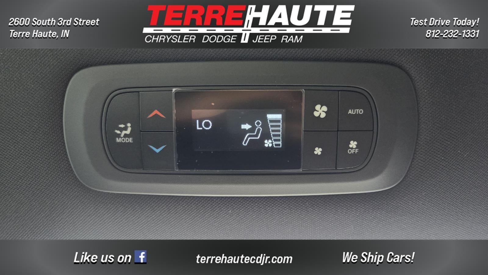 2027 Chrysler Pacifica Select