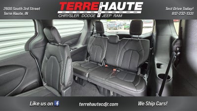 2027 Chrysler Pacifica Select