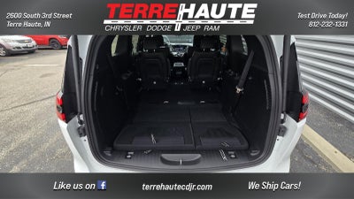2027 Chrysler Pacifica Select