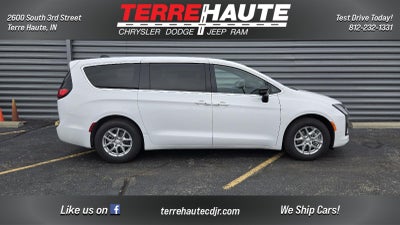 2027 Chrysler Pacifica Select