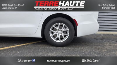 2027 Chrysler Pacifica Select