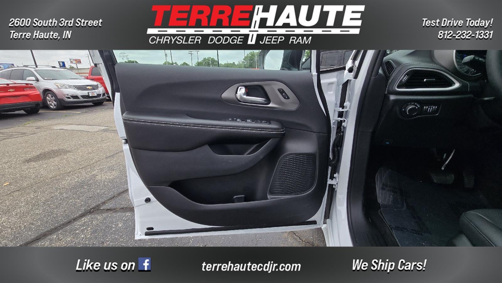 2027 Chrysler Pacifica Select