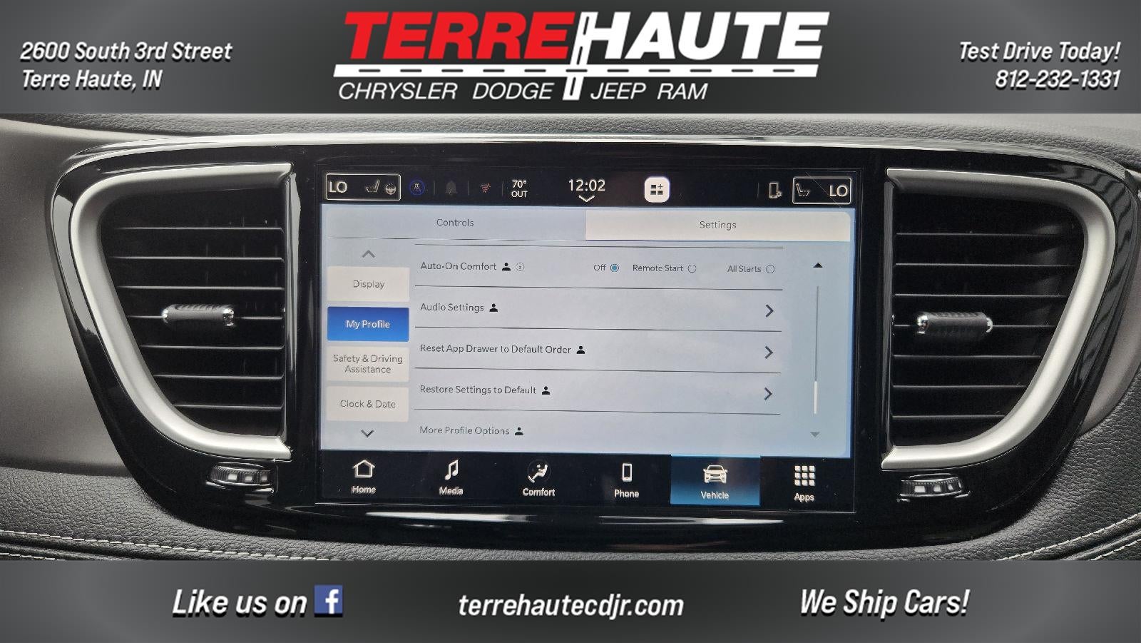 2027 Chrysler Pacifica Select