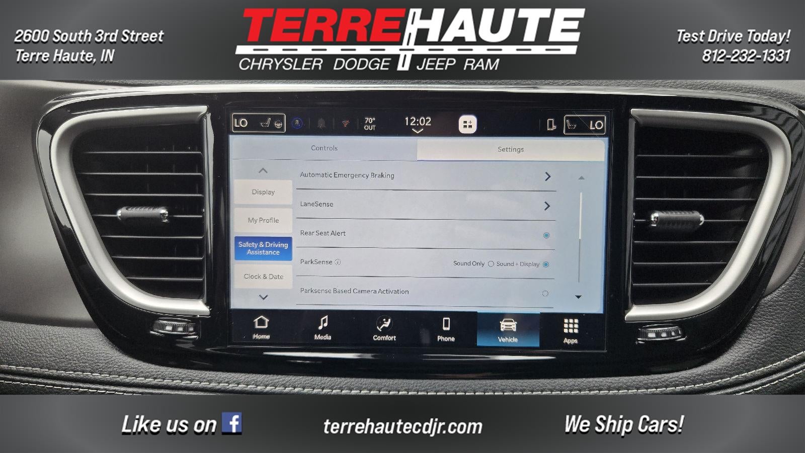 2027 Chrysler Pacifica Select