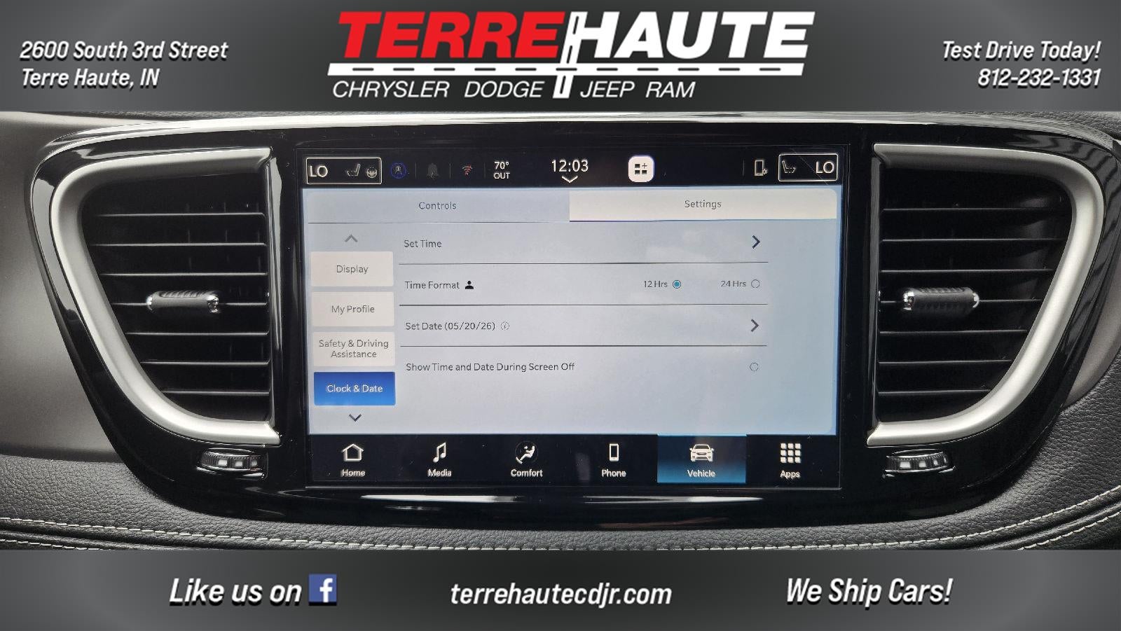 2027 Chrysler Pacifica Select