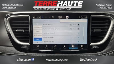 2027 Chrysler Pacifica Select