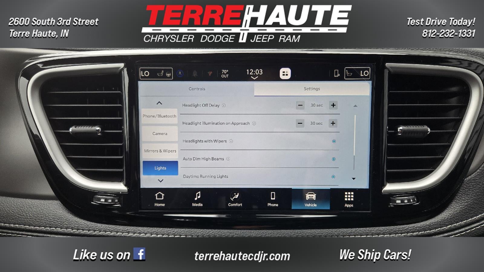 2027 Chrysler Pacifica Select