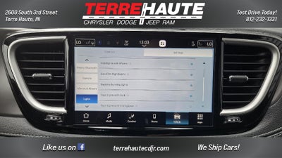2027 Chrysler Pacifica Select