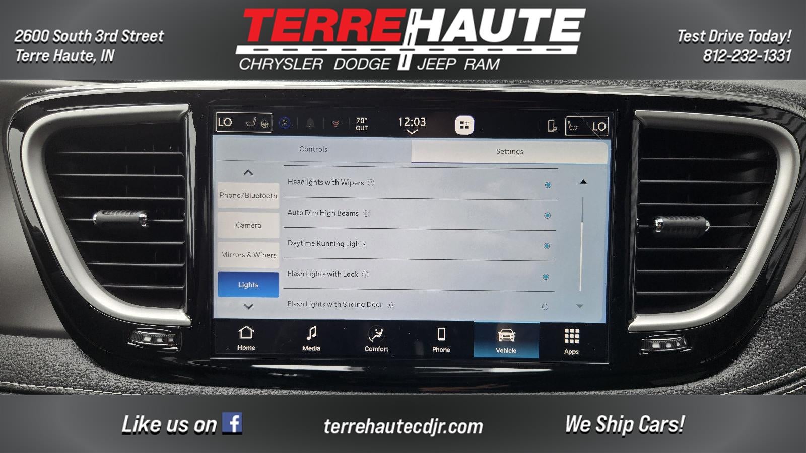 2027 Chrysler Pacifica Select