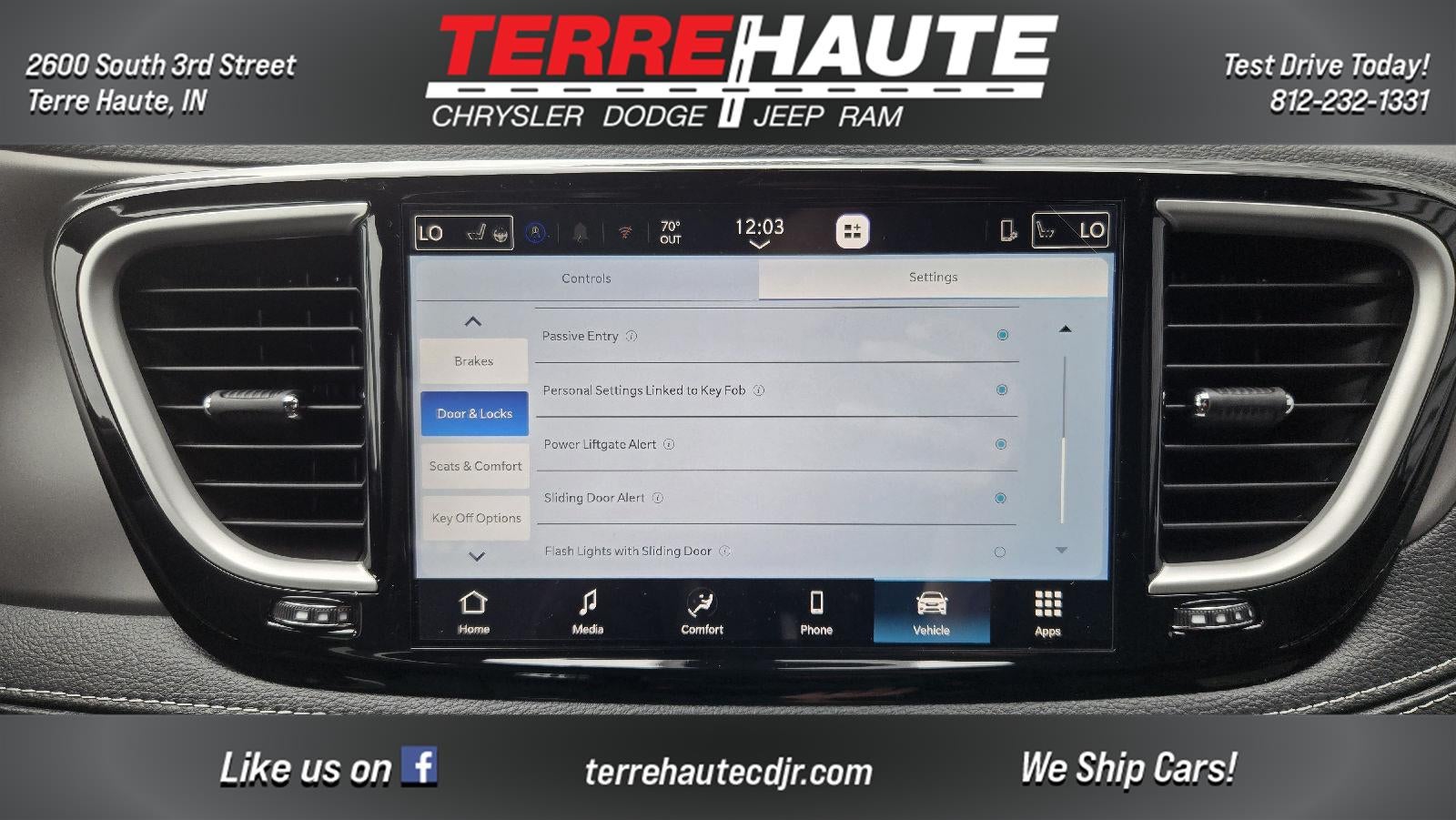2027 Chrysler Pacifica Select