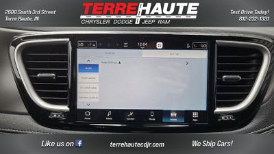 2027 Chrysler Pacifica Select