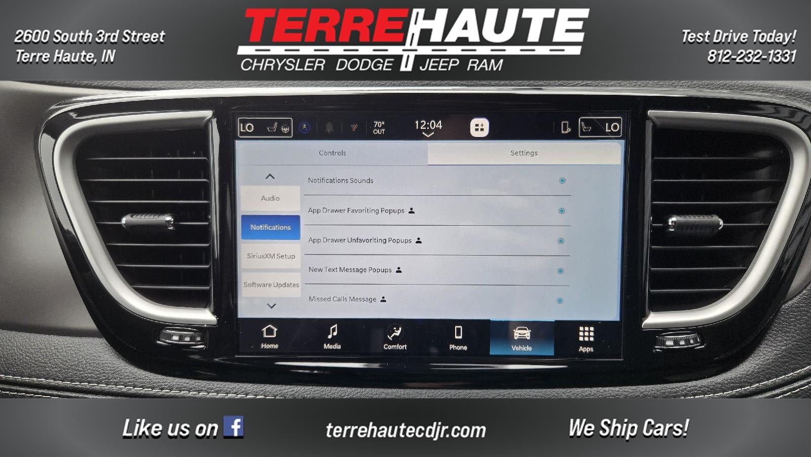 2027 Chrysler Pacifica Select