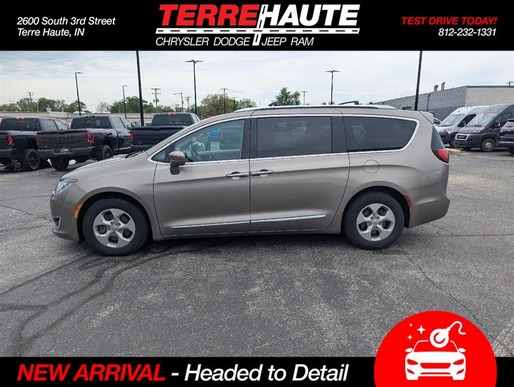 2017 Chrysler Pacifica Touring-L Plus